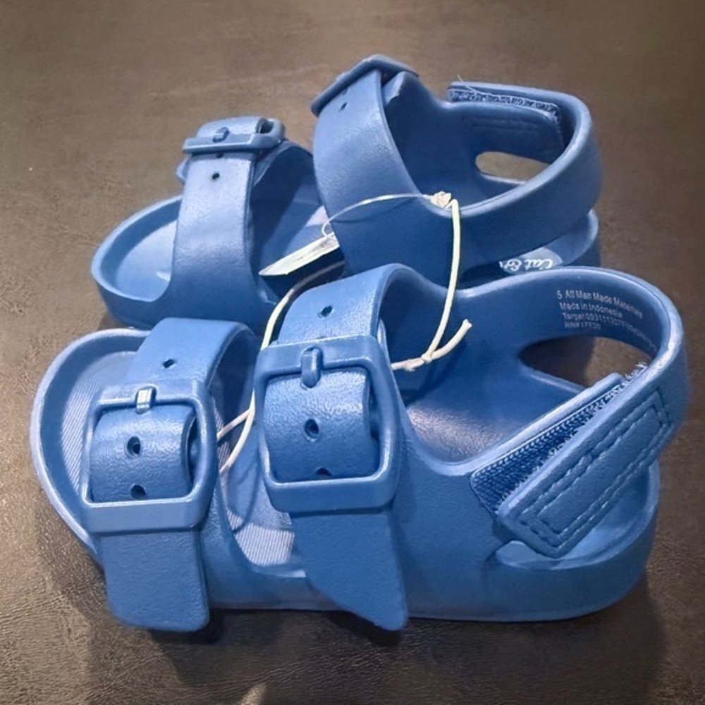 NWT Cat & Jack toddler size 5 bright blue sandals